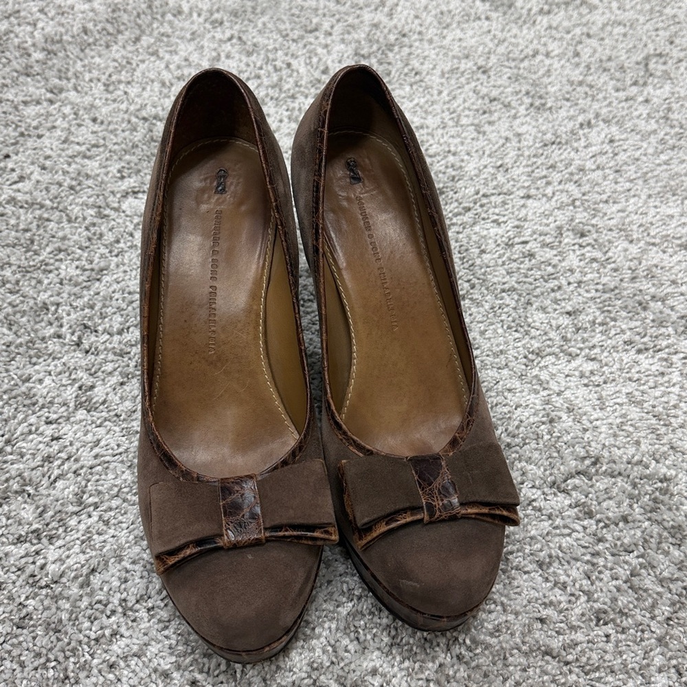Schuler and Sons Philadelphia Anthropologie Brown Preppy Suede Heels Size 8